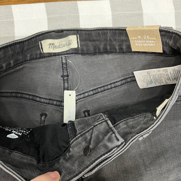 MADEWELL Curvy High-rise Skinny Jeans in Black Sea - Picture 8 of 9